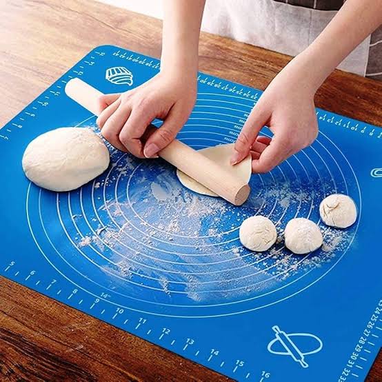 Non-Stick Stretchable Silicone Baking & Kneading Kitchen Mat – Ideal for Roti, Dough, Chapati, Cake, and Rolling Pad