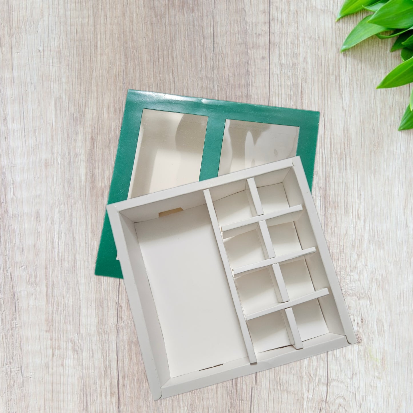 8 Chocolate + Bar Hamper Box (Set of 10)