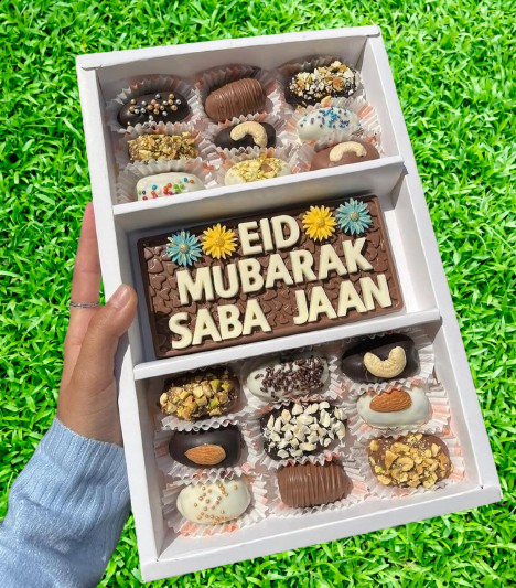 16 Chocolates + Bar Box (Pack of 5 & 1) Single Bar + 16 Chocolates Hamper Box