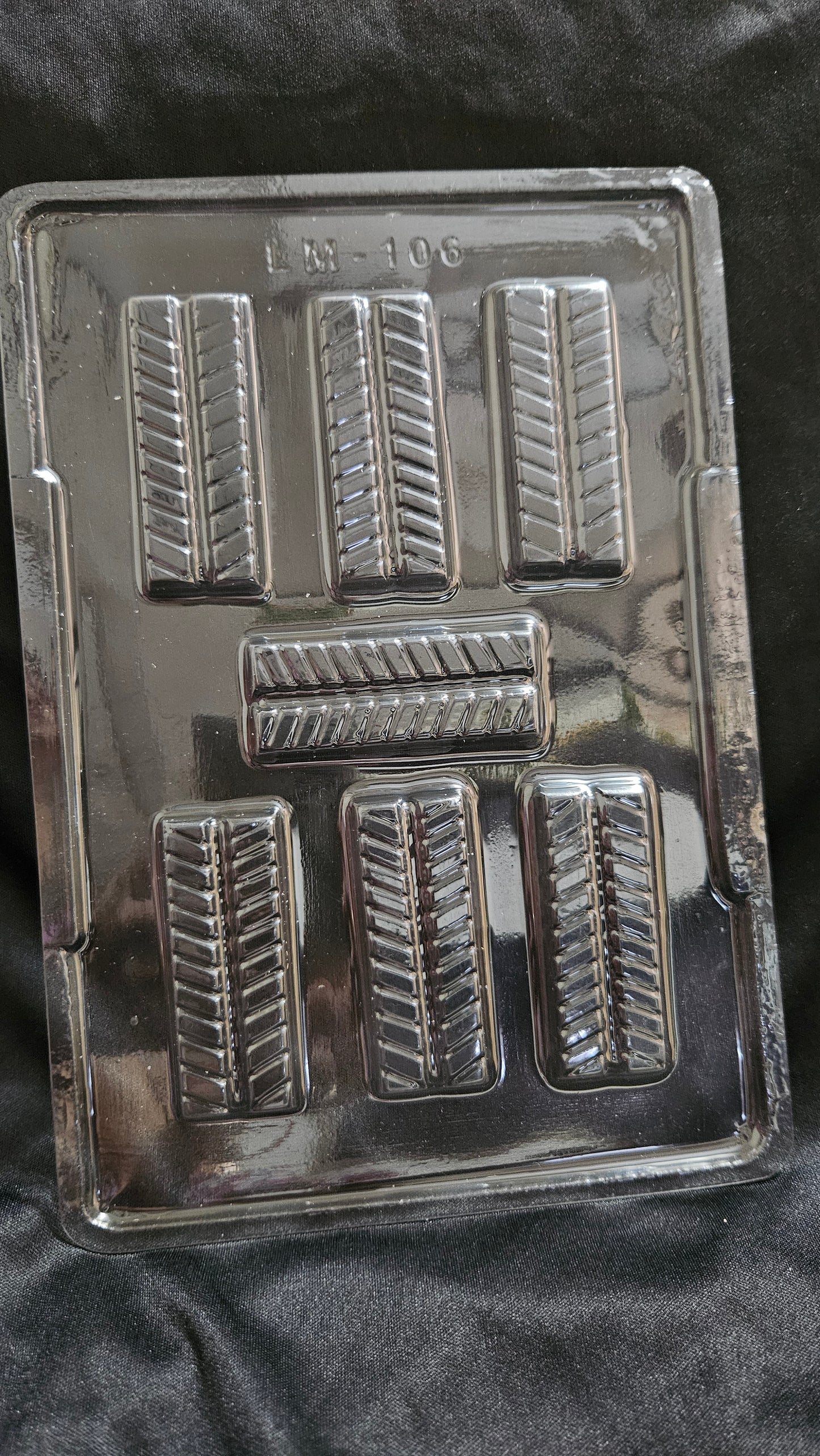 Mini KitKat Chocolate Mould - LM 106 | 12-14gm Kitkat Chocolate Mould